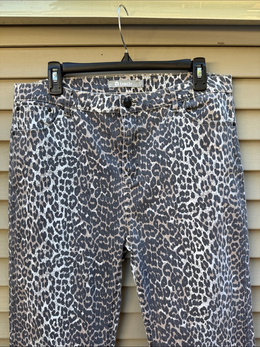 Tractr Snow Leopard-Print Wide-Leg Pants - Jeans Black, Tan, White Size 12 - Picture 7 of 12